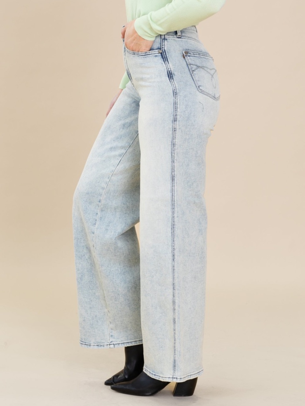 Judy Blue Light Wash Wide Leg Jeans Size 5 - Picture 3 of 8